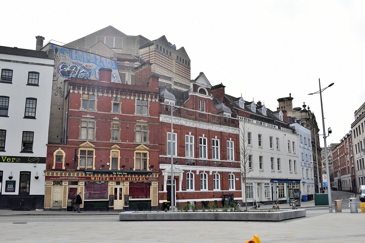 Magpie Park and the corner of St Stephen’s Street in April 2018, with the White Lion and Quay Head House.